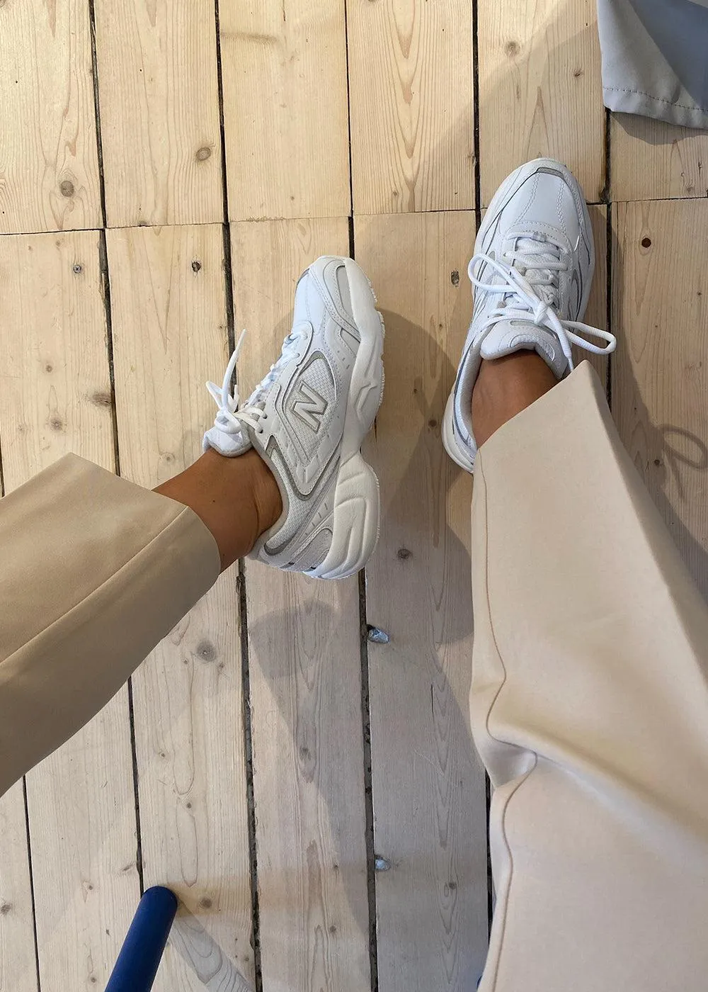 WX452SG - White / Light Cliff Grey